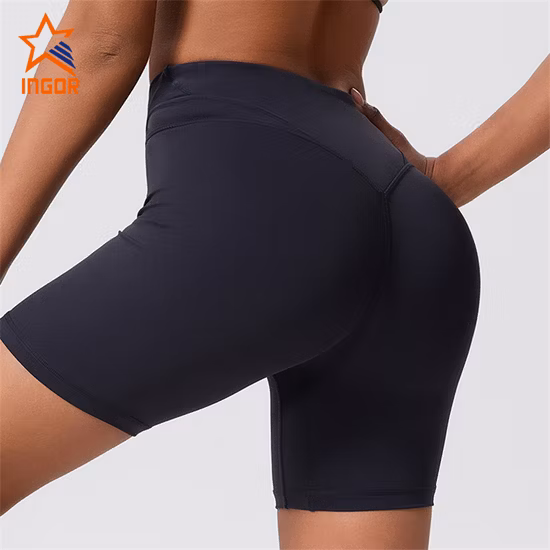 OEM-Fitness-Sportbekleidung mit hoher Taille und Tasche für Damen, die Yoga-Shorts tragen